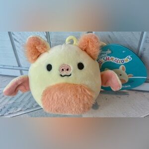 Squishmallow Clip 3.5” Meghan the Fruit Bat Clip NWT Color Pale Yellow & Peach